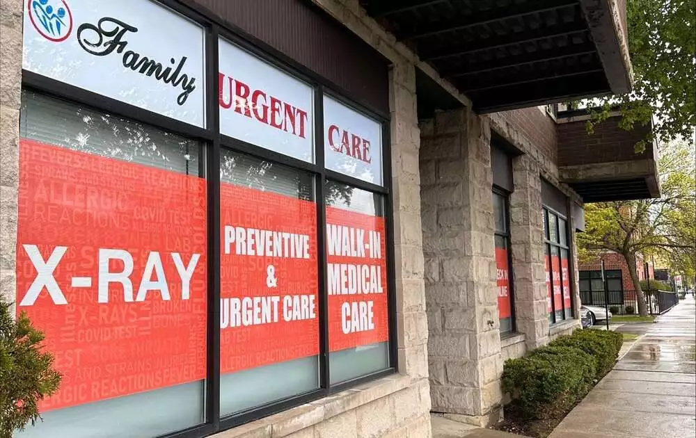 family-urgent-care-entrance-in-chicago