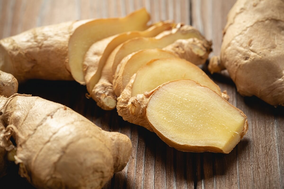 can ginger ale help with a sore throat​