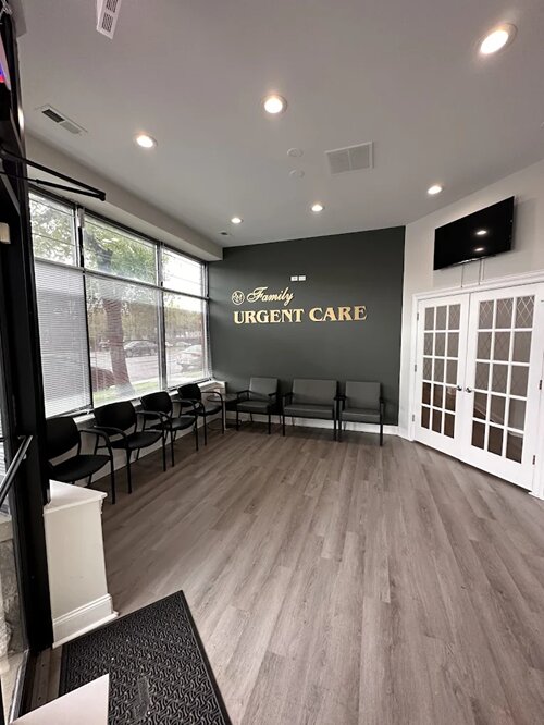 Family Urgent Care Rogers Park interior