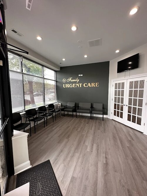 Family Urgent Care Rogers Park interior